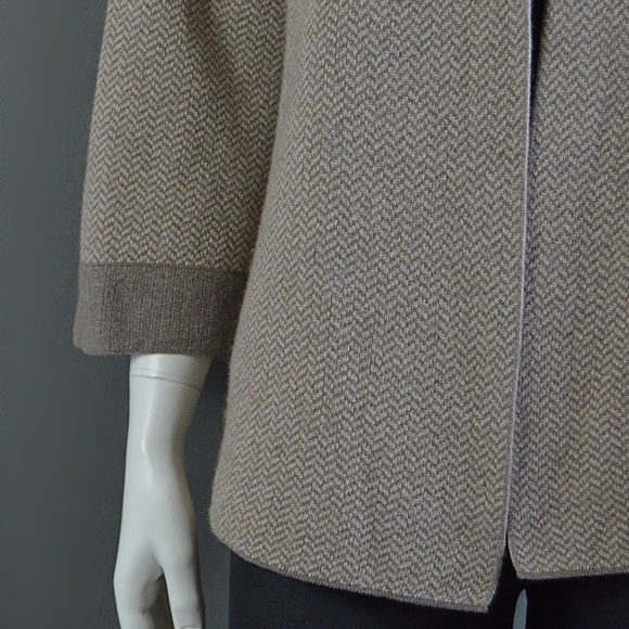 Hekla & Co Merino Cardigan - Picture 3 of 6